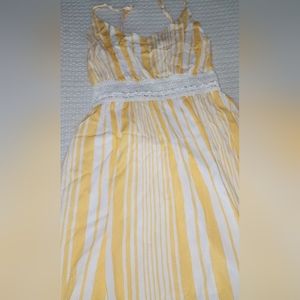 Comfy but cute yellow strip dress